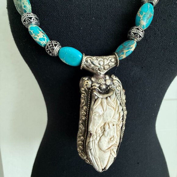 Turquoise Necklace w/ Carved Bone Horse Head Pendant 31 inches in Length - Picture 6 of 9